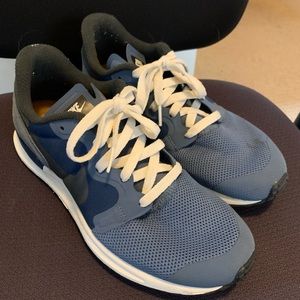 Nike Air Berwuda Size 9